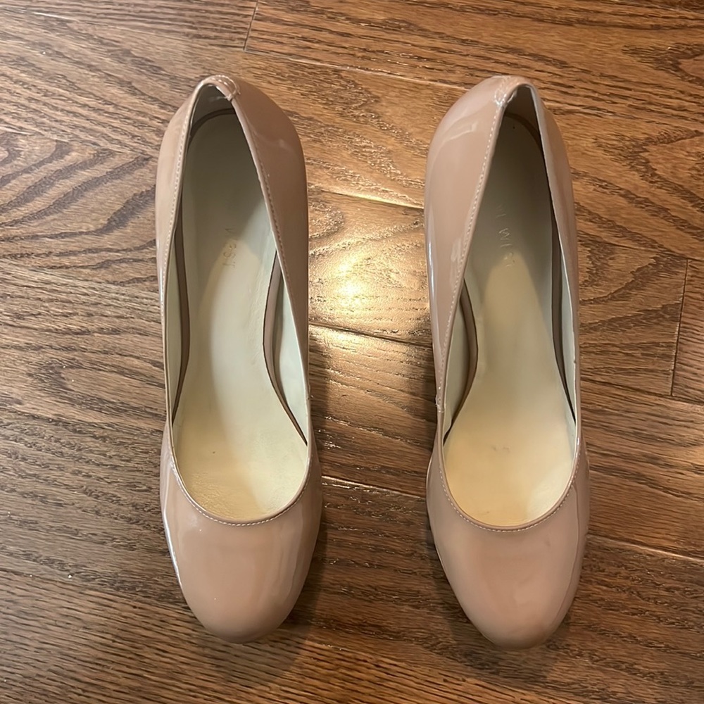 Mint condition Nine West Pumps